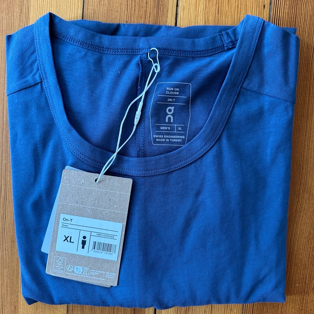 Brand new On Cloud shirt